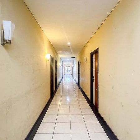 Urbanview Trisula Hotel Макасар Екстер'єр фото