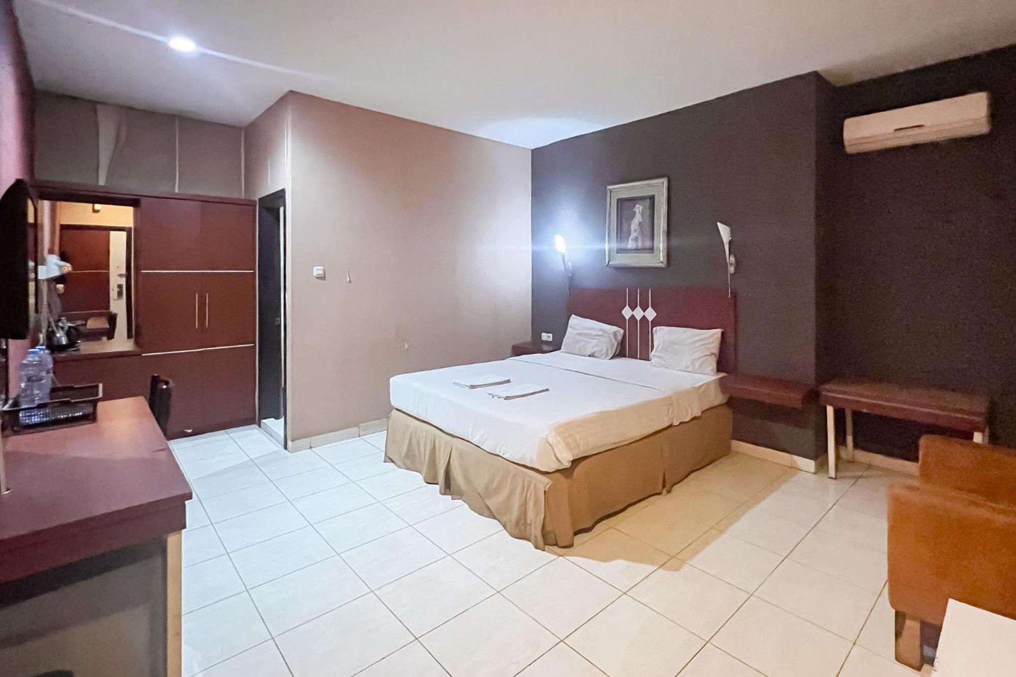 Urbanview Trisula Hotel Макасар Екстер'єр фото
