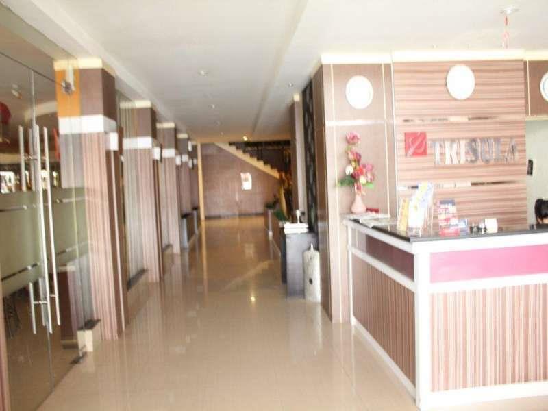 Urbanview Trisula Hotel Макасар Екстер'єр фото